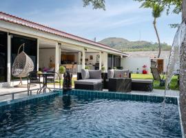 Private Luxury Villa 4BR Pool Near Beach, Hotel in Ko Lanta
