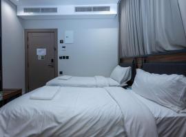 غرف, hótel í Al Gharīth