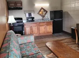 Gated 1 King BedRoom 1 Bath Apt with Full Kitchen 127