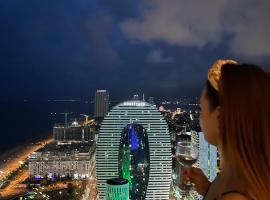 Batumi में Orbi City Panorama Luxurious with Sea view Hotel, स्विमिंग पूल वाला होटल