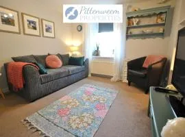 Sandpiper Cottage- Coastal hideaway