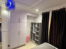 Self contain rentals yearly apartment