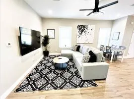 The loft at Park Place - 3rd floor walk up King and Queen beds fast WIFI and free coffee