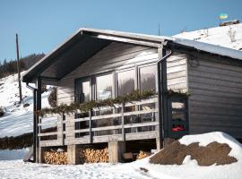 Familyhata, hotel u gradu 'Dzembronia'