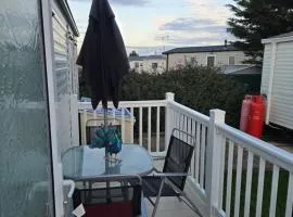 Homely 6 Berth Caravan At Steeple Bay In Essex Ref 36065E