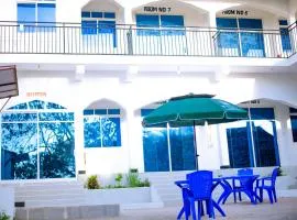 G's Apartments and Café Bar