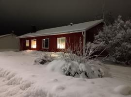 House in a quiet location with a garage, hotel v mestu Kalix