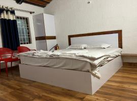 Hotel O White pearl Resort, hotel i Chik Bānavar