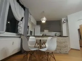 Mieszkanie 48m kw 2 pokoje balkon oś Bukowe ul Staszica Zameldowanie 24h