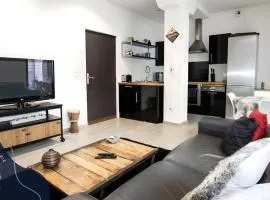 La terrasse, proche des places 2 chambres