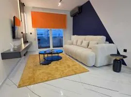 Lily's Maison II The Horizon