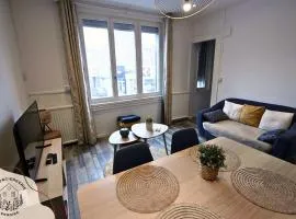 La maison citadine, avec garage