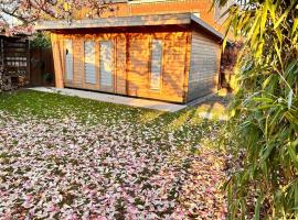 Le chalet, Brussels South Airport, hotel a Charleroi