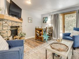 Less Than 1 Mi to Peninsula State Park Central Condo, hotel v destinaci Fish Creek