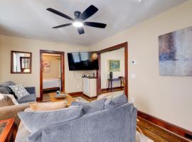 Walk to Main St and Campus! Dtwn Radford Home, Hotel in Radford