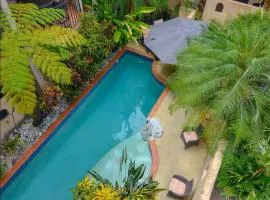 Let's Get Tropical, Located In The Heart Of Town, 2 King Beds, 2 Pools, 2 Bathrooms