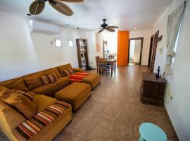 Casa Hokol - Gran Departamento con Alberca، فندق في تيلشاك بويرتو