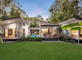 Bundaleer Rainforest Trio A Luxe Wellness Retreat – hotel w mieście Doonan