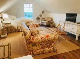 Dahlonega Wine Country Retreat at Cardinal Hill