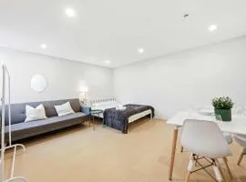 MetaWise BnB Light-Filled Studio Room 5