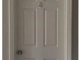 Only 48 dollars a night Cozy room for two persons-queen size bed