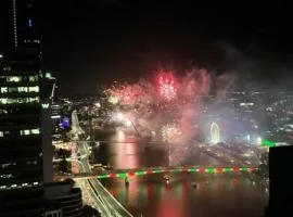 Modem Two Bedroom Apartment In Brisbane Inner CBD