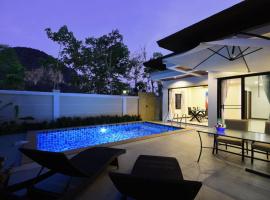 Baan Ping Tara Tropical Private Pool Villa, mökki Aonang Beachillä