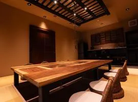 Irori & Private Sauna IRORI BY LUGSTAY Luxury Townhouse 3 Minutes from the Station