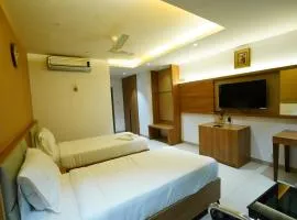 Hotel SVM PALACE KOTI