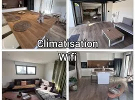 Chic & cozy 2 chambres , climatisée , rénové au calme