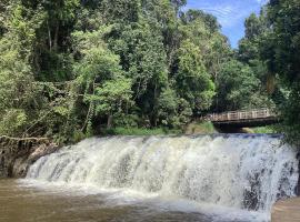 Malanda Falls Retreat โรงแรมในMalanda