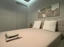 Maison De Luxx A12 Central Luxury Apartment