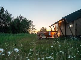Erfgoed Bossem - Stoer Lodgetent Twin Hottub, готель у місті Lattrop