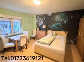 Farm Privatzimmer Reni Gemeinschaftsbad Free WiFi Naturgarten, хотел в Hausbreitenbach