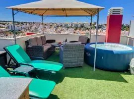 Apartment Beta - 2 Bedrooms, Private Rooftop Patio with Hot Tub, BBQ and View