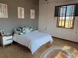 Casa 12, Manta Da Barra Lodge, Sea View & Pool, hotel i Miramar