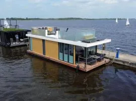 Houseboat Robbedoes