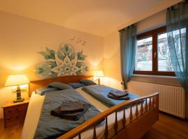 Cozy apartment in sunny village, hotel din Göfis