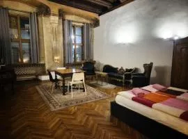 Main Square 18 King Apartament