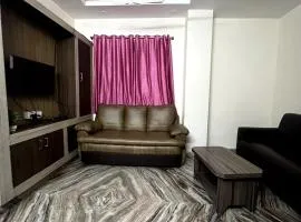 3 Bedroom Apartment Near AIG