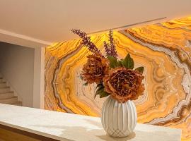 Hotel Boutique Petit París, hotel em Port de Pollença