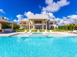 Premium Oceanfront Villa in Cap Cana - 6 Bedrooms, Pool, Private Cook, Golf Cart