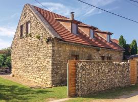 Modern stone house in Balatonfüred with jacuzzi, hotel i Balatonfüred