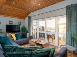 Shannon View Jungle House, hotel i Athlone