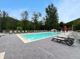 Camping la Berge Fleurie - Maeva, hotel a Mialet