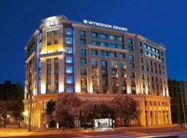 Zeus Wyndham Grand Athens