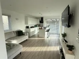 Lowern, Luxury Lodge with Hot Tub and Games Room