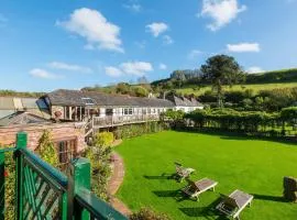 Fingals - sleeps 14