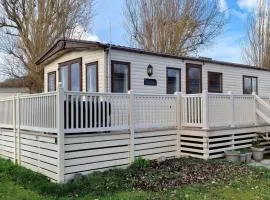 Selsey Sea & Sun Escape, White Horse Holiday