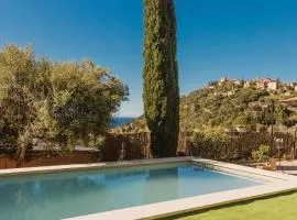 Villa renovada vista al mar y piscina climatizada